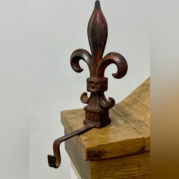 Vintage Victorian Era Cast Iron Antique Repurposed Fleur De Lis Finial Hook - Picture 3 of 14